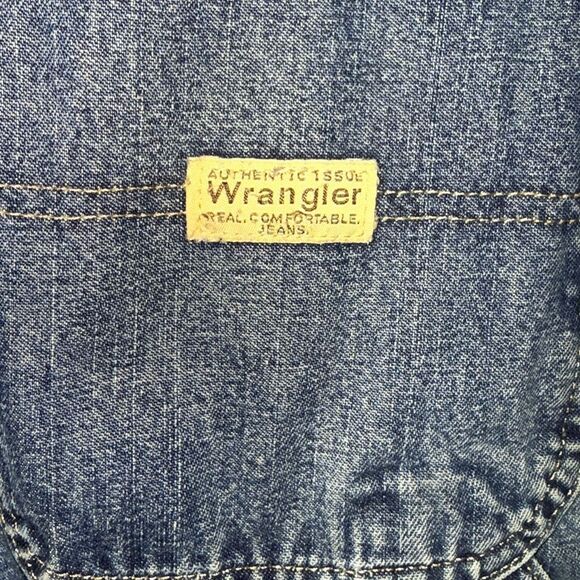 Wrangler Blue Relaxed Fit Jeans Classic Denim - Picture 3 of 5